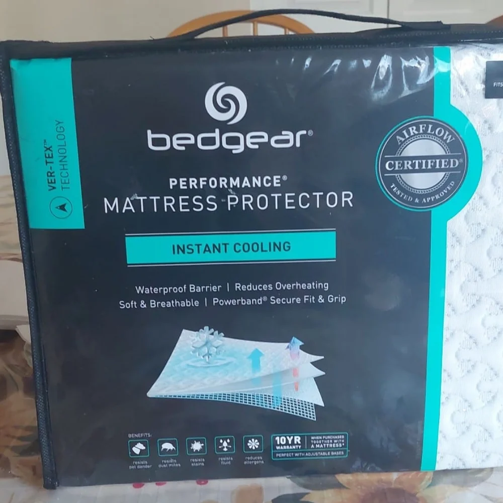 NWT Bedgear ver_tex mattres protector